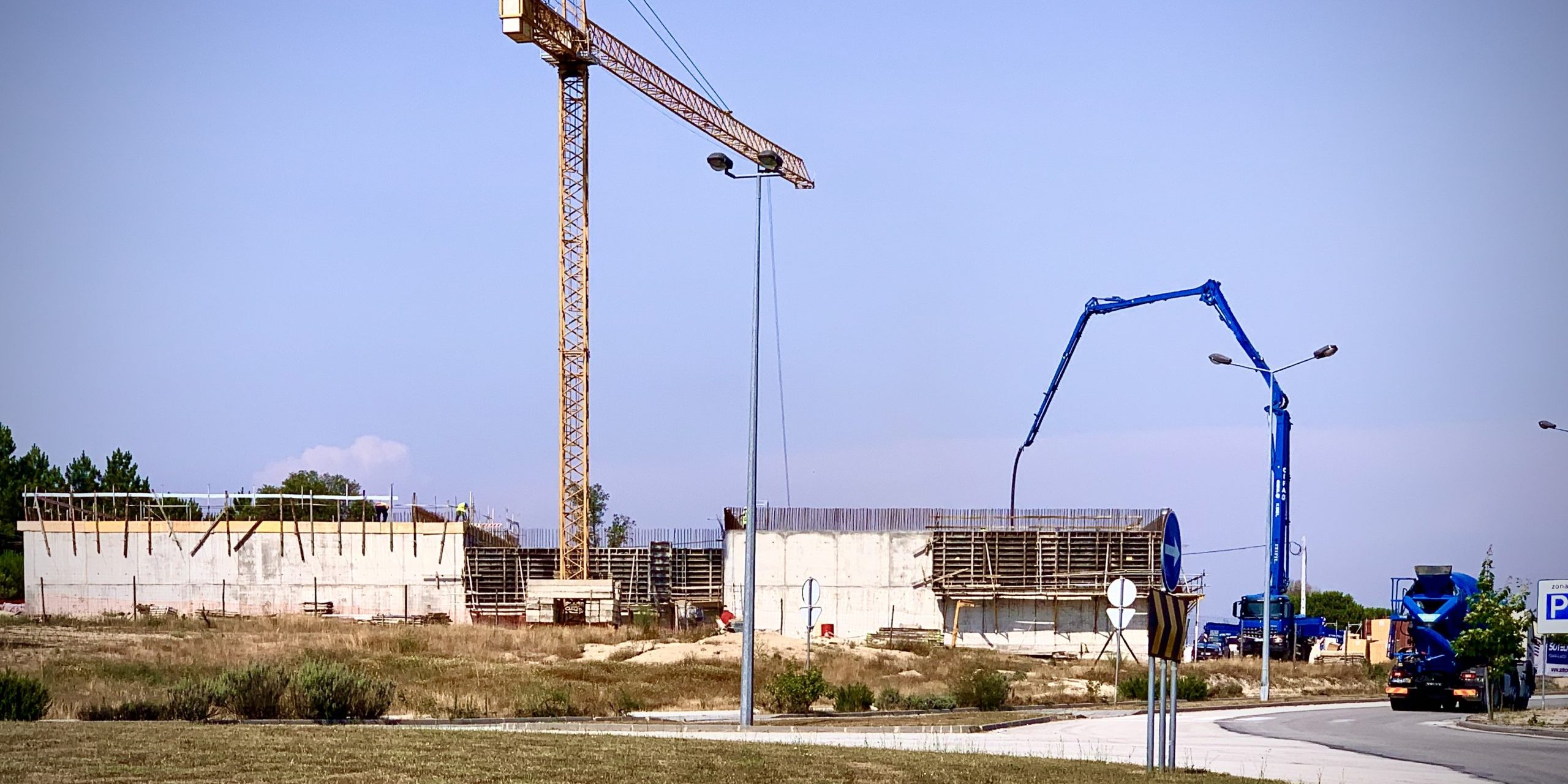 Município de Nelas previne o futuro e tem em adiantado estado de construção  o Grande Reservatório de Água de 4000m3, dando autonomia para abastecimento  regular de 48 horas a todo o Concelho –